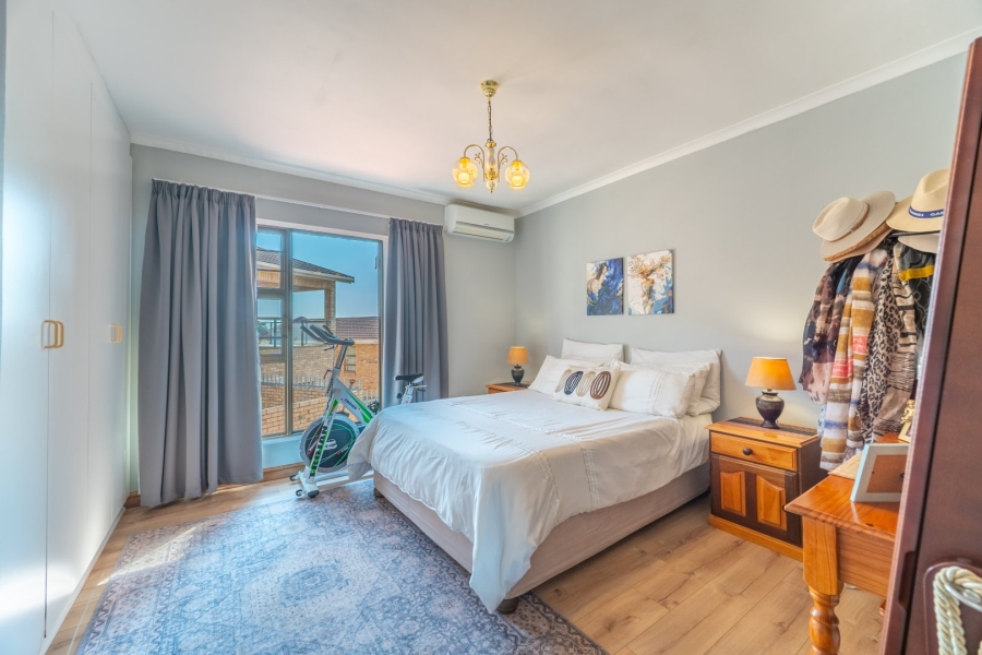 7 Bedroom Property for Sale in Wavecrest Eastern Cape